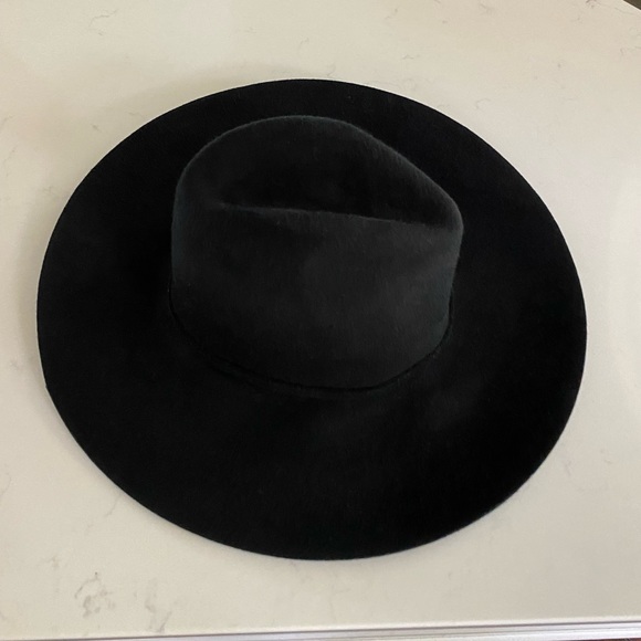 Zara Accessories women’s wide brim felt hat size M